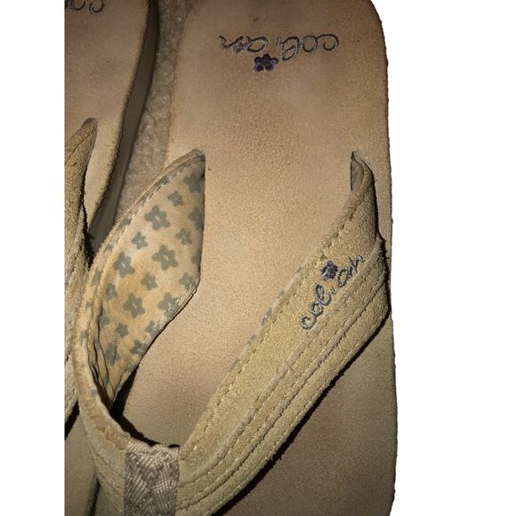 Cobian Women's Flip Flops Sz 7 Dixie Cream One Piece‎ Lined Strap - Picture 4 of 9